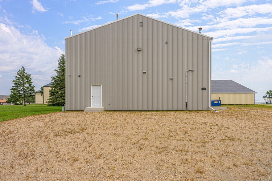More Photos Of 541 8th E st, Hector Industrial For Sale