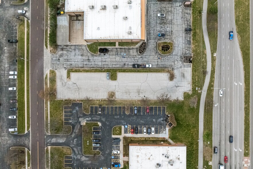 More Photos Of 10553 Metcalf Ave, Overland Park Land For Lease