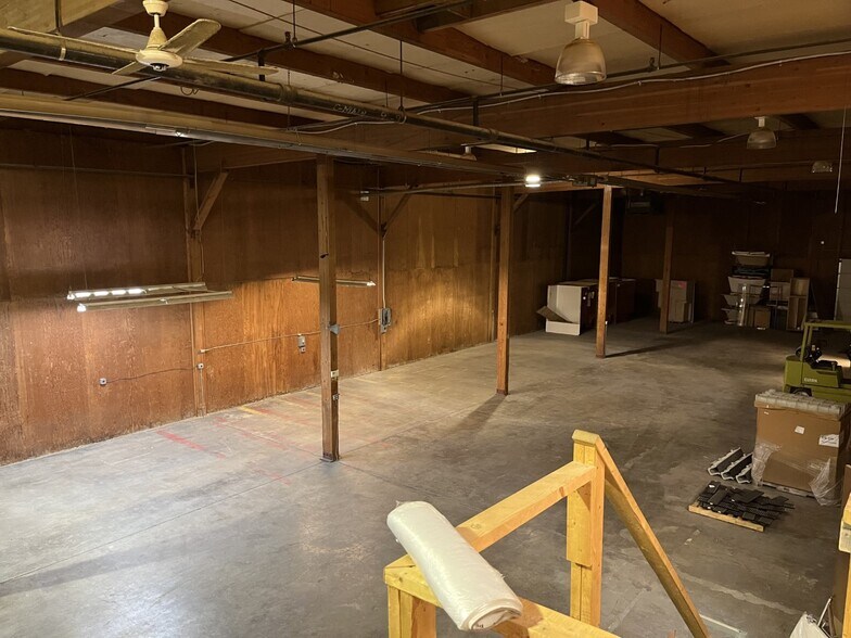 More Photos Of 64 Railroad Ave, Albany Warehouse For Sale