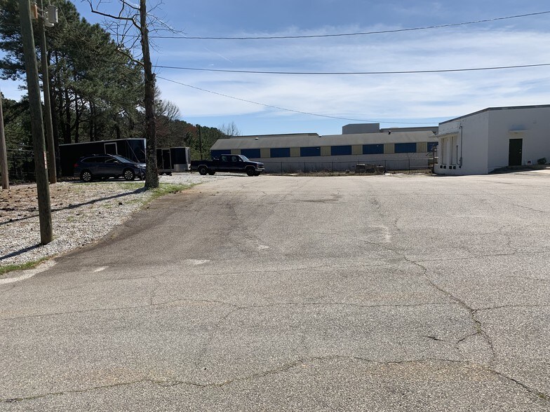 More Photos Of 4415 Best Rd, College Park Warehouse For Lease