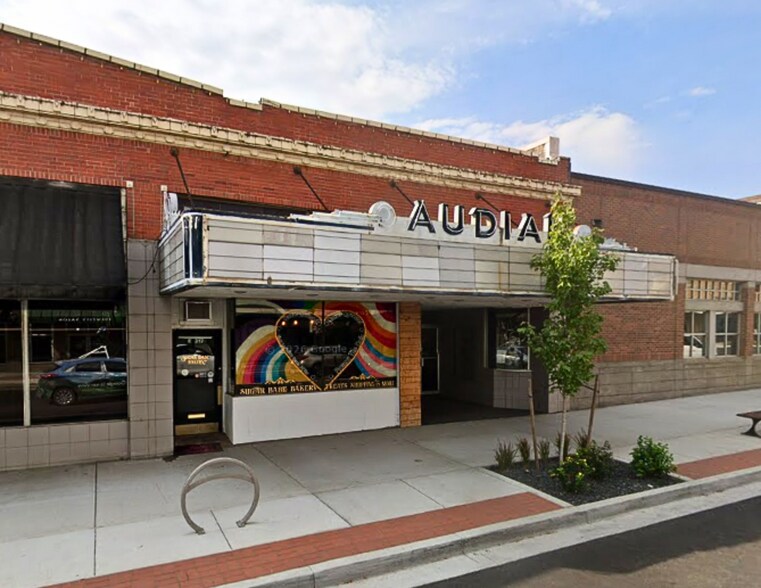 More Photos Of 315 E Main St, Pullman General Retail For Lease