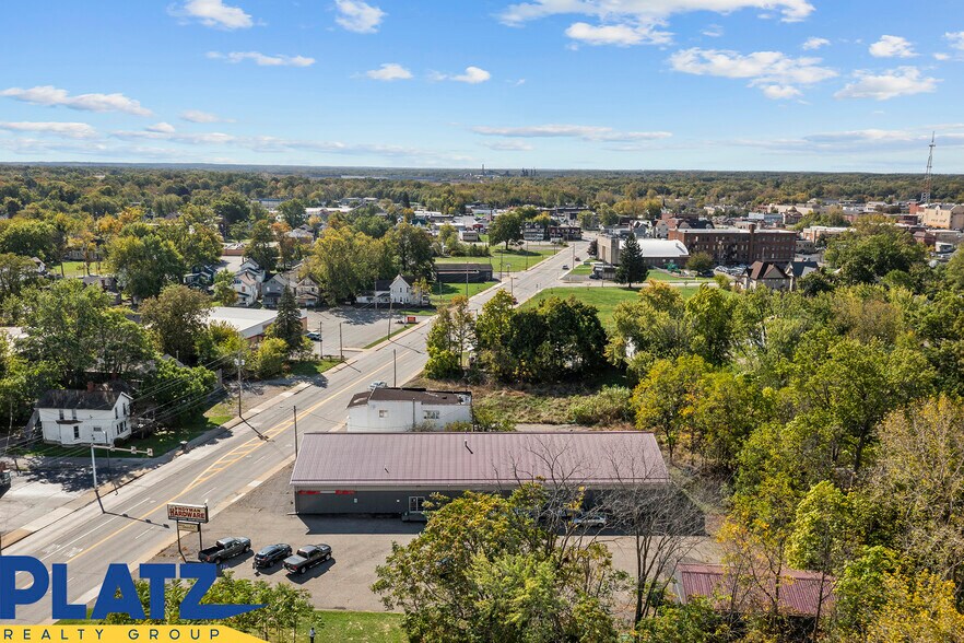 More Photos Of 455 Elm Rd NE, Warren Freestanding For Sale