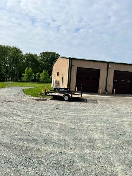 More Photos Of 196 Poindexter Rd, Louisa Warehouse For Lease