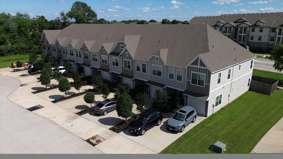 More Photos Of 101 Springtree St, Denton Apartments For Sale