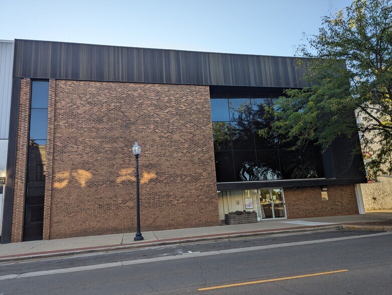 Primary Photo Of 27 N Vermilion St, Danville Office For Lease