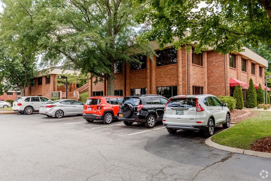 More Photos Of 229 Ward Cir, Brentwood Office For Sale