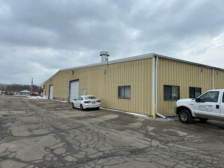 Primary Photo Of 977 N Military Ave, Green Bay Warehouse For Sale