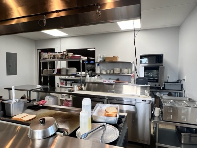 More Photos Of 688 Main St, Walden Restaurant For Sale