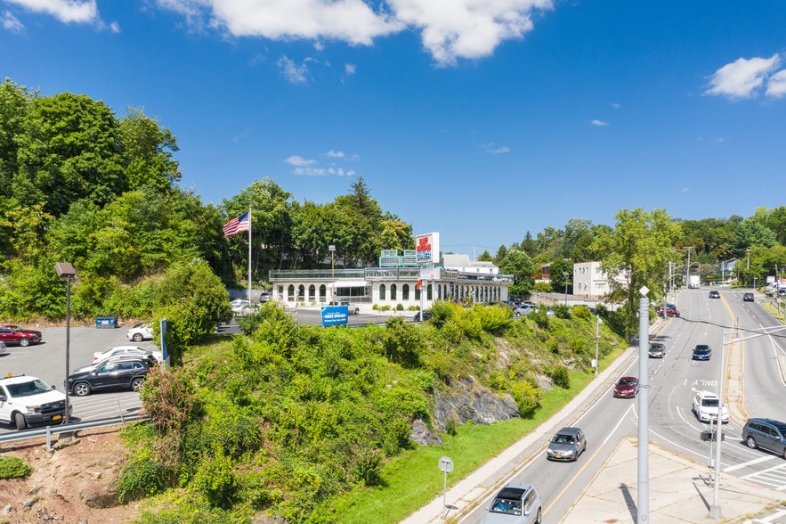 More Photos Of 1 Fort Hill Ave, Yonkers Restaurant For Sale