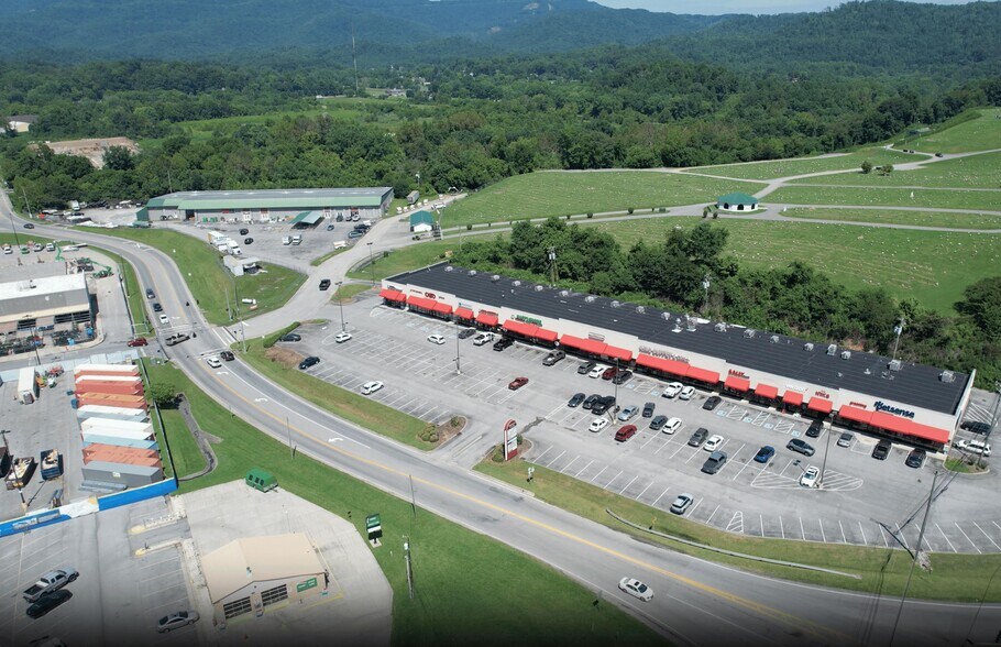 More Photos Of 1875 N 25th St, Middlesboro Restaurant For Lease