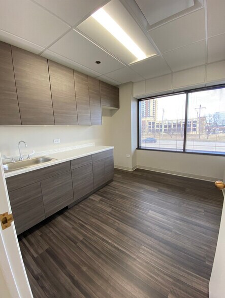 More Photos Of 2340 Highland Ave, Lombard Medical For Sale