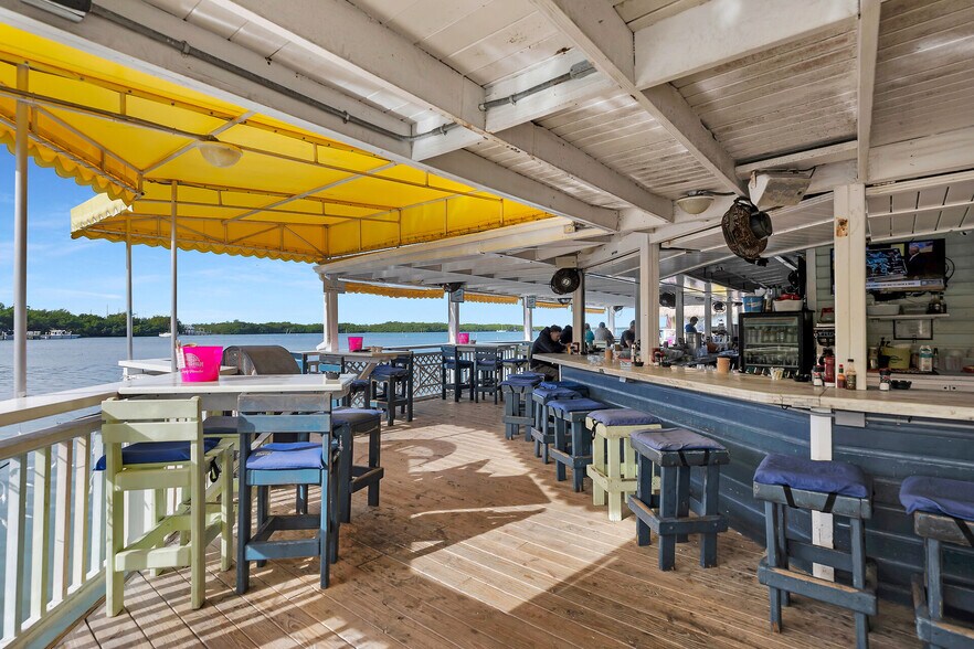 More Photos Of 96 Madeira Rd, Islamorada Restaurant For Sale