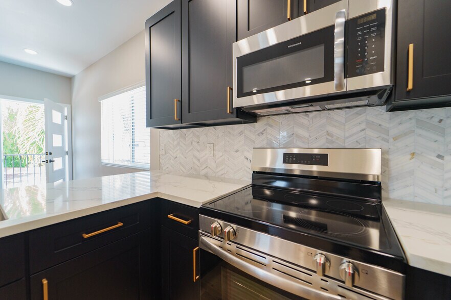 More Photos Of 3363 A St, San Diego Apartments For Sale