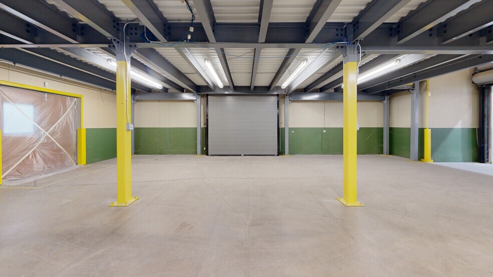 More Photos Of 2500-2536 NE Loop 820, Fort Worth Warehouse For Lease