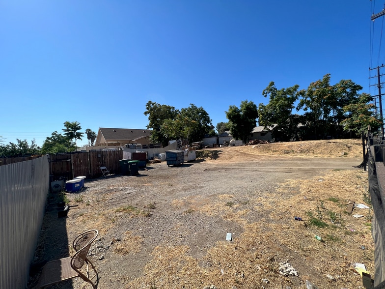 More Photos Of 4022-4038 Park Ave, Riverside Freestanding For Sale