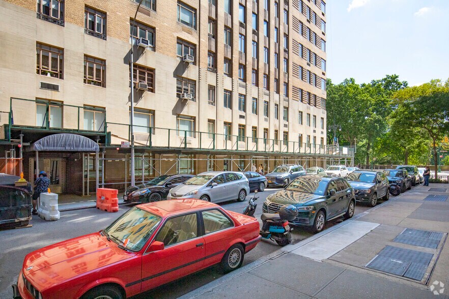 More Photos Of 115 Central Park W, New York Apartments For Lease