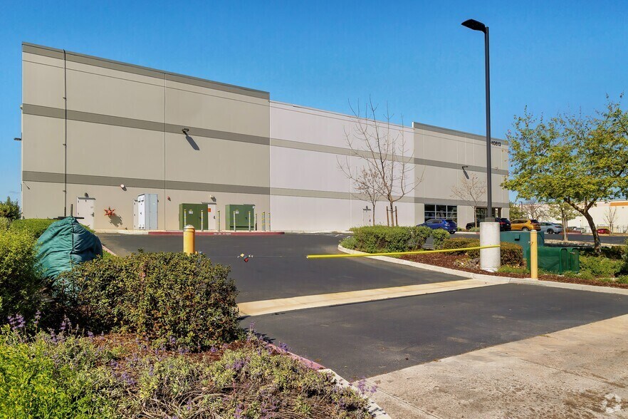 More Photos Of 3613 Zephyr Ct, Stockton Warehouse For Lease