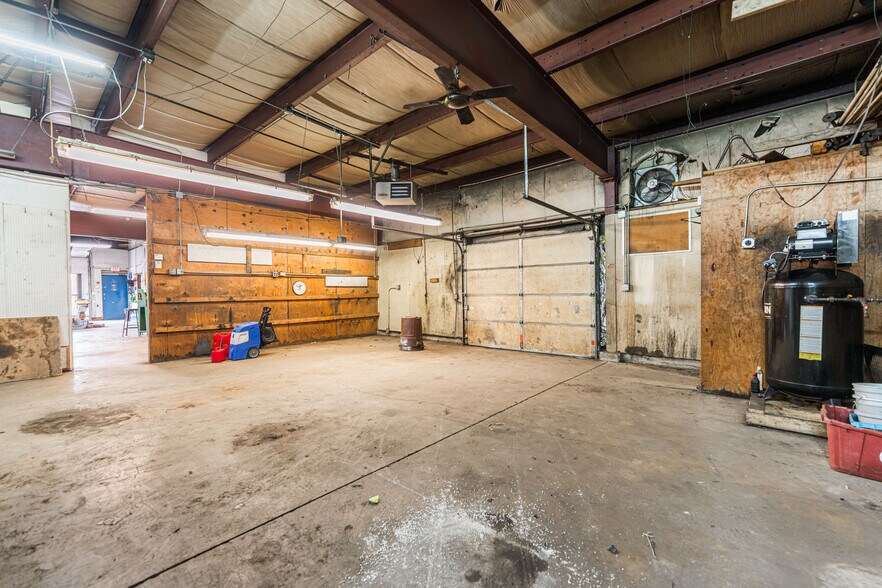 More Photos Of 560 S River St, Batavia Warehouse For Sale