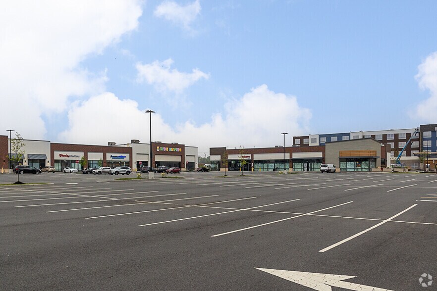 More Photos Of 1050 W Edgar Rd, Linden Unknown For Lease