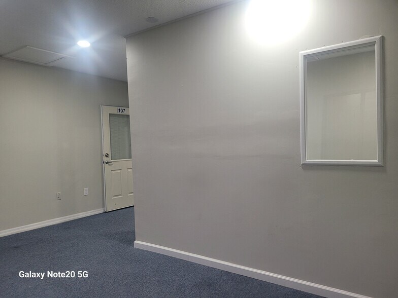 More Photos Of 5331 Commercial Way, Spring Hill Medical For Lease