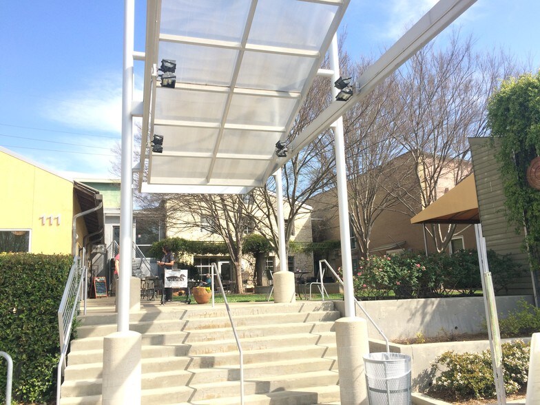 More Photos Of 619-647 E College Ave, Decatur Freestanding For Lease