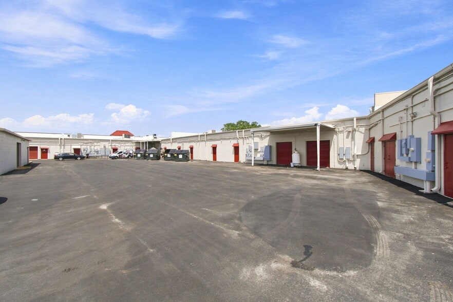 More Photos Of 14100 US Highway 19 N, Clearwater Unknown For Lease