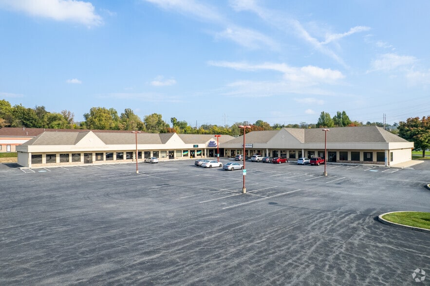 More Photos Of 10 Wingco Ln, Reading Storefront Retail Office For Lease