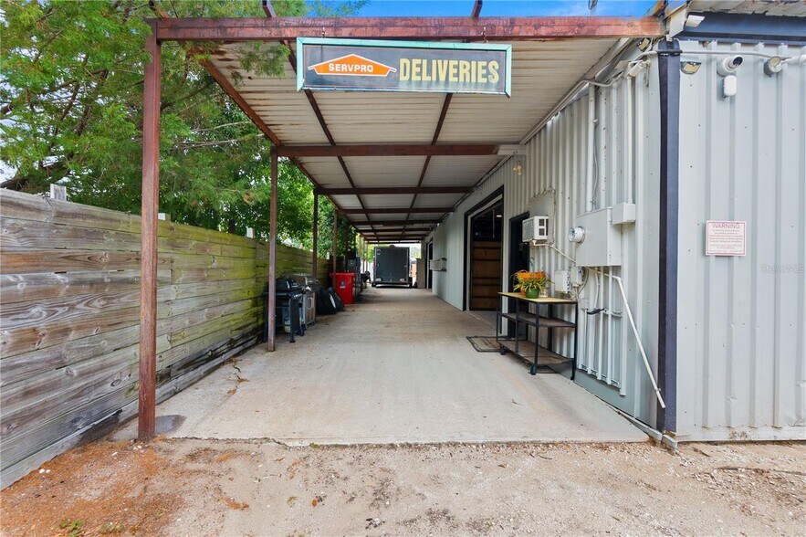 More Photos Of 15617 Old US Highway 441, Tavares Warehouse For Lease