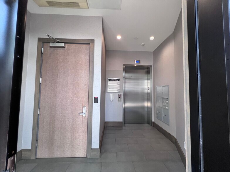 More Photos Of 415-417 Greenwich Ave, Greenwich General Retail For Lease