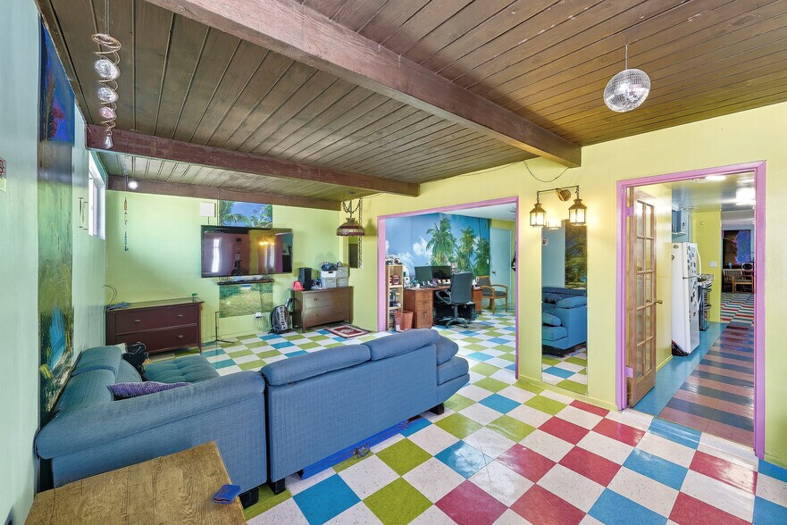 More Photos Of 1696 Centinela Ave, Inglewood Storefront Retail Residential For Sale