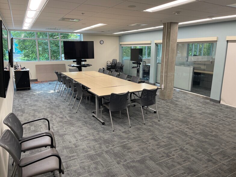 More Photos Of 2740 SE Powell Blvd, Portland Office For Lease