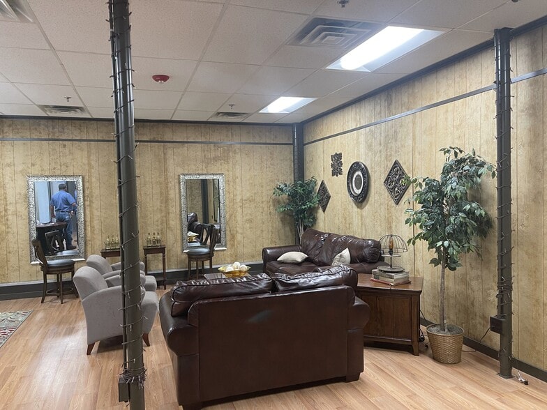 More Photos Of 100 Summit Ave, Hagerstown Office For Sale