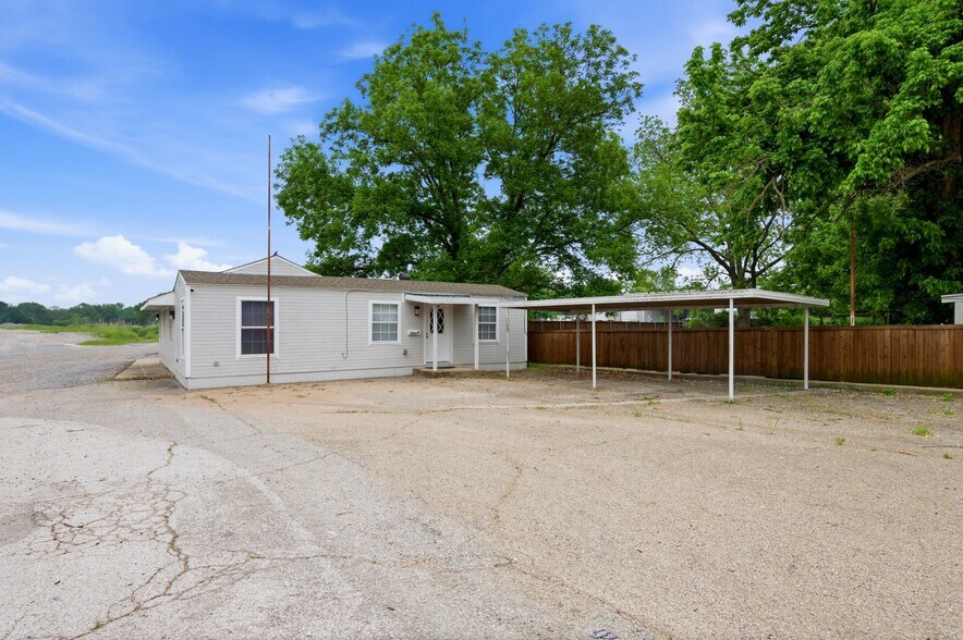 More Photos Of 2906 Woodlawn Rd, McKinney Unknown For Lease