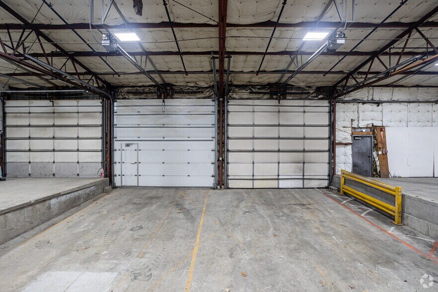 More Photos Of 97 Bancroft St, Auburn Distribution For Lease