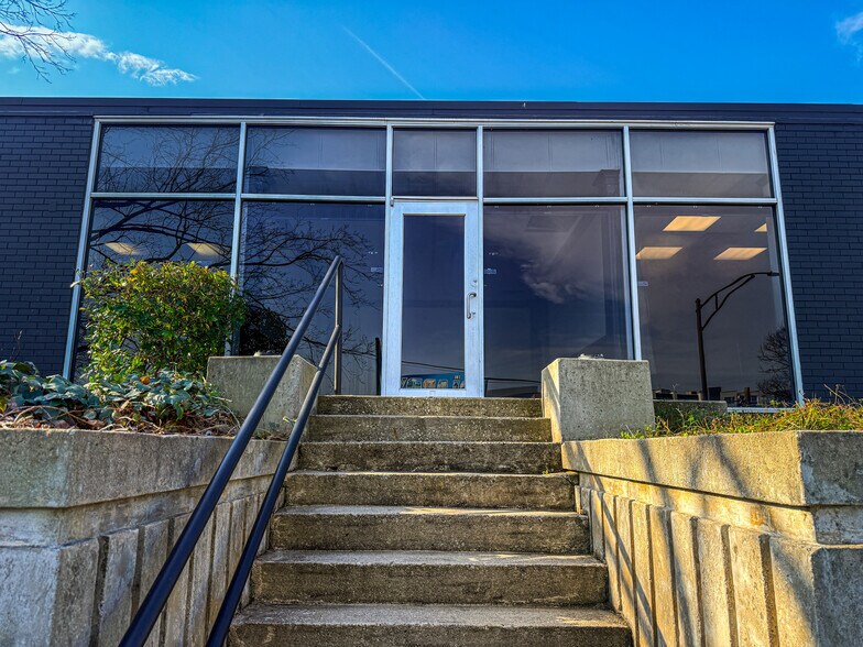 More Photos Of 201 E Camperdown Way, Greenville Coworking Space