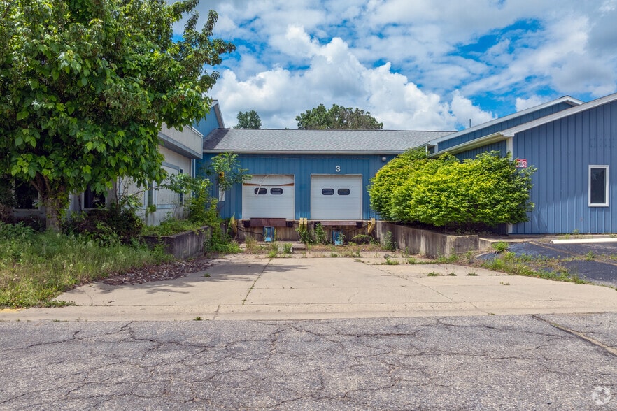 More Photos Of 1610 Clara St, Jackson Warehouse For Sale