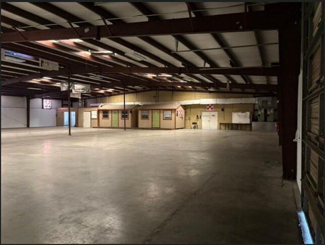 More Photos Of 11032 Spencer Hwy, La Porte Warehouse For Lease
