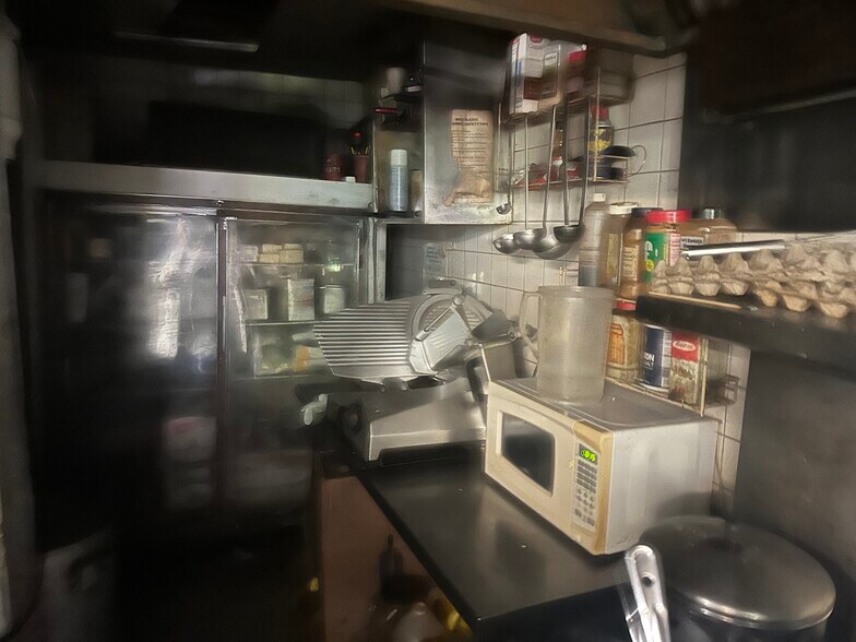 More Photos Of 265 S Pearl St, Albany General Retail For Sale