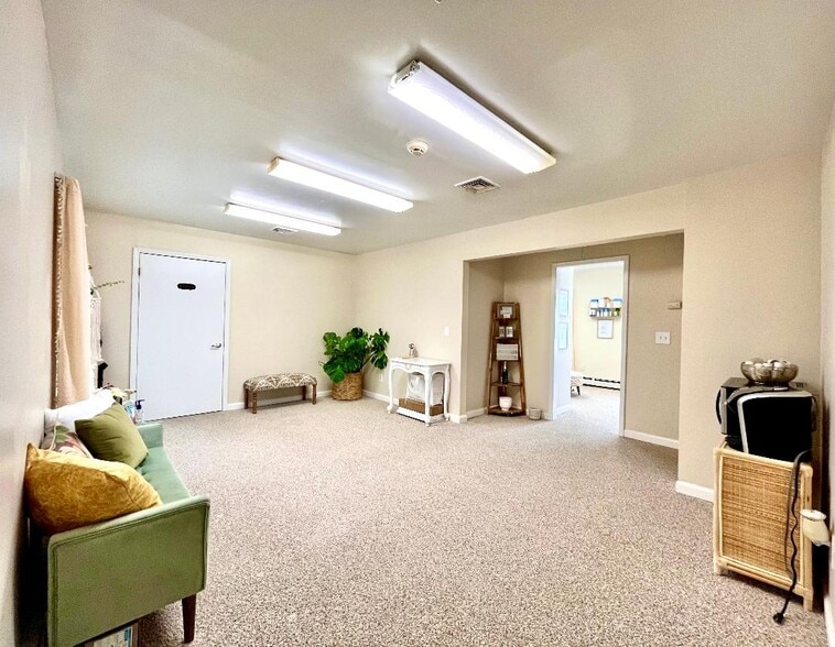 More Photos Of 366 Herbertsville Rd, Brick Medical For Lease