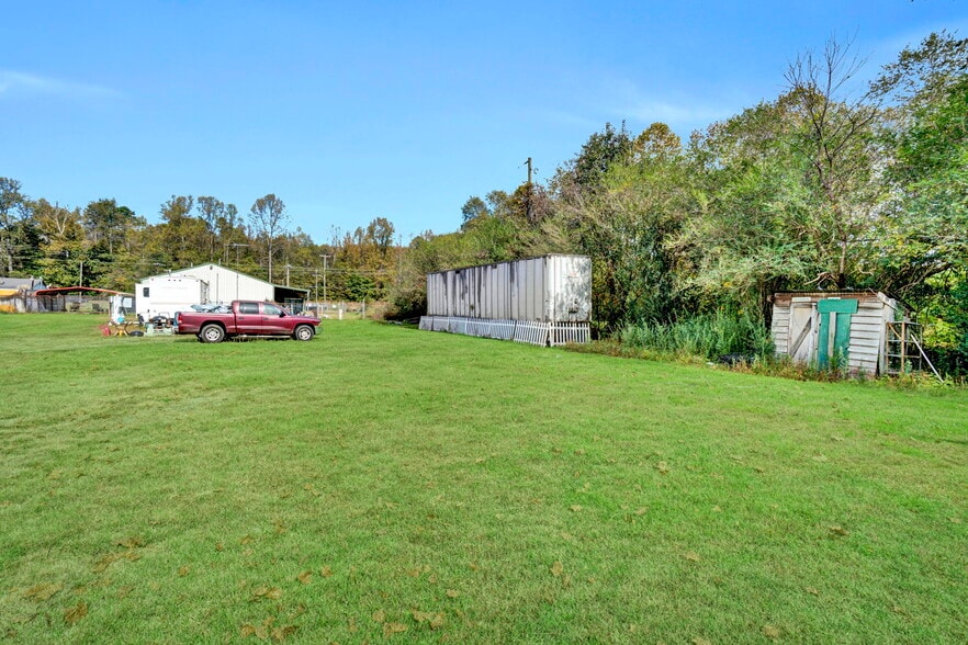 More Photos Of 4033 Geer Hwy, Cleveland General Retail For Sale