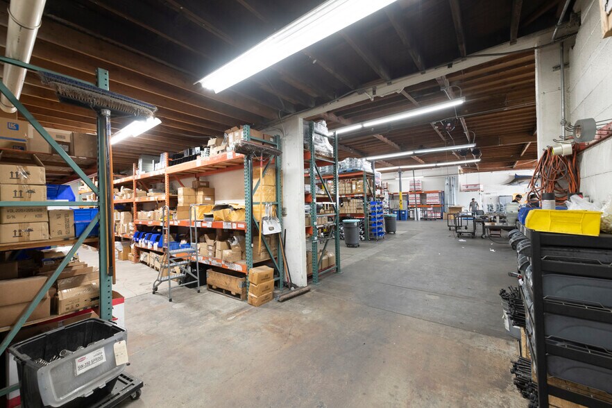 More Photos Of 7820 Gloria Ave, Van Nuys Warehouse For Sale
