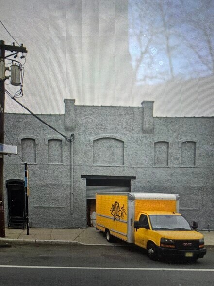 More Photos Of 79-81 Poinier St, Newark Warehouse For Lease