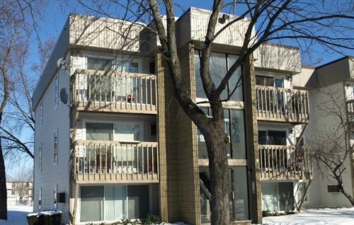 More Photos Of 2344 John Smith Dr, Schaumburg Apartments For Sale