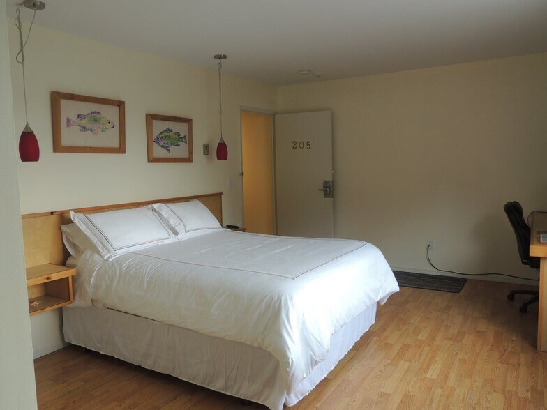 More Photos Of 3201 Oceanview Dr, Tlell Hotel For Sale