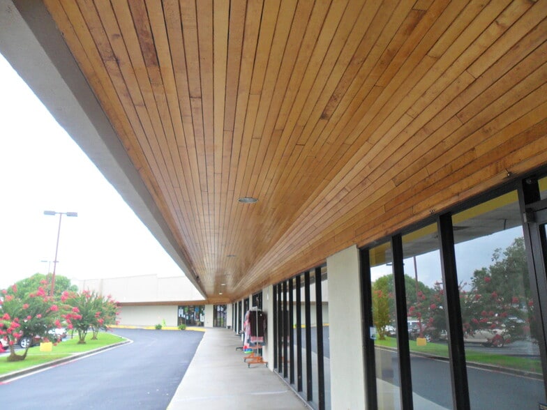 More Photos Of 975 Bacons Bridge Rd, Summerville Freestanding For Lease