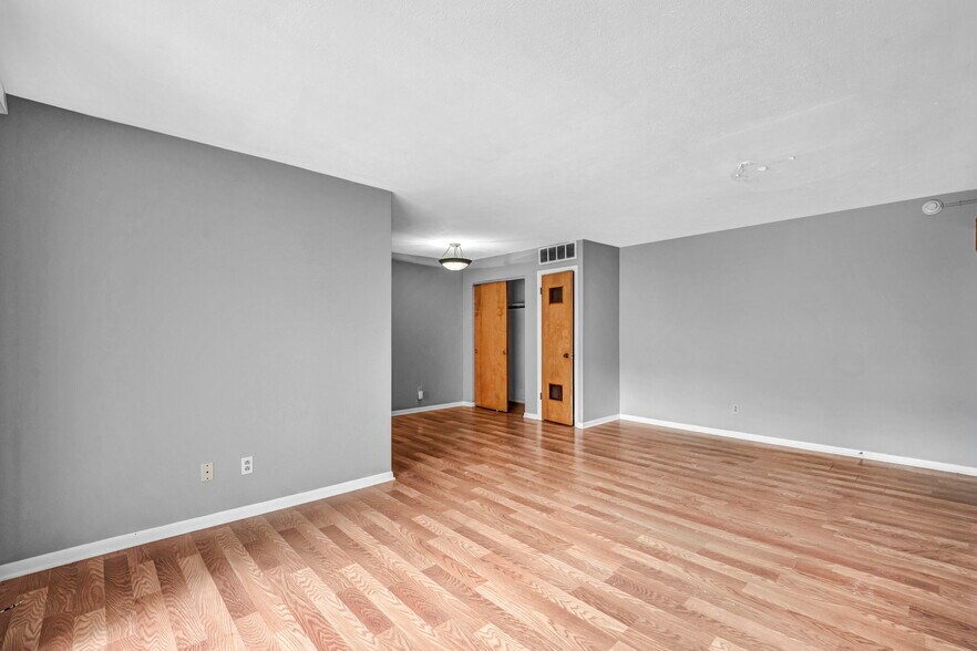 More Photos Of 818-850 S Green Rd, South Euclid Apartments For Sale