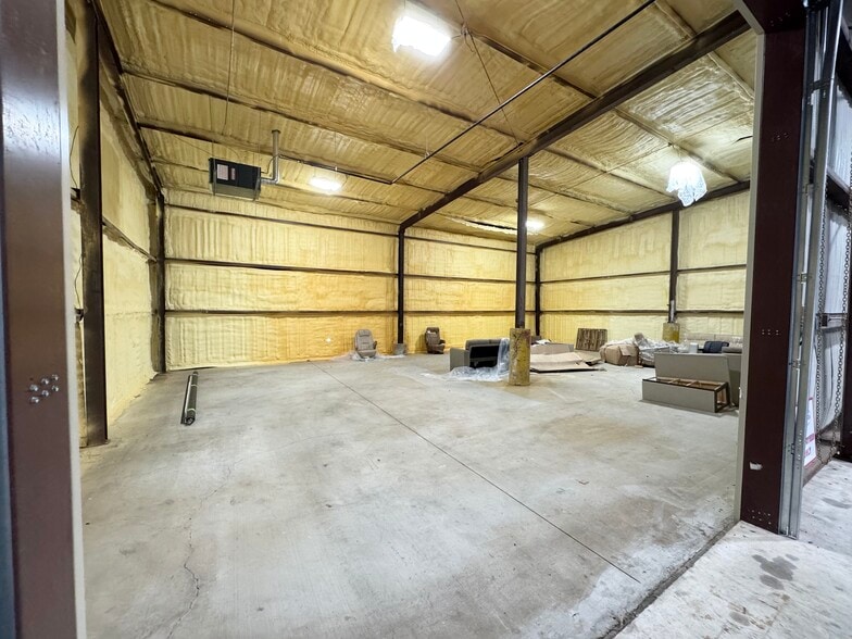 More Photos Of 30225 Clayton Rd, Ardmore Flex For Sale