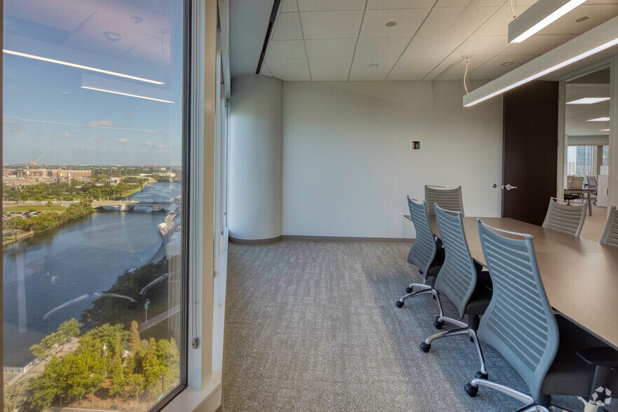 More Photos Of 100 S Ashley Dr, Tampa Office Residential For Lease