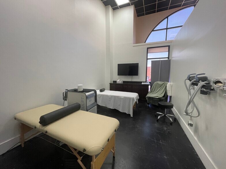 More Photos Of 150 Medical Blvd, Stockbridge Medical For Lease