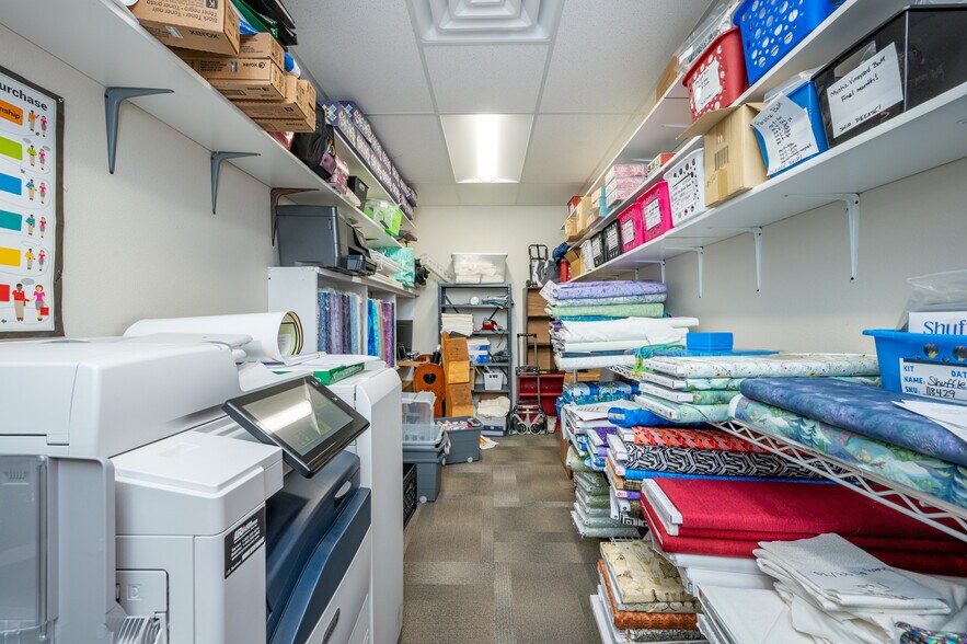 More Photos Of 15 Main St SE, Bondurant Storefront For Sale